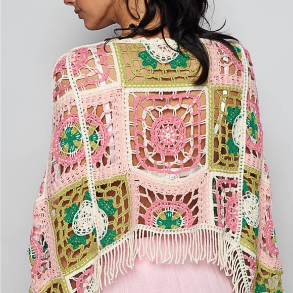 P61. NEW POL Crochet Fringe Crop Sweater Colorful Pink Multi Knit Squares - Picture 5 of 8